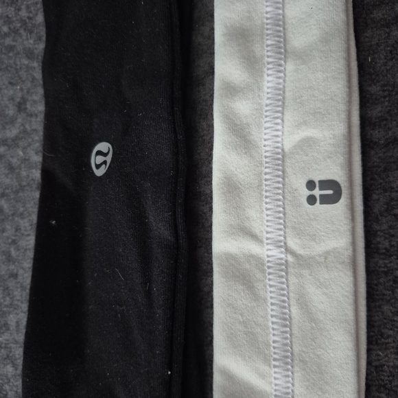 lululemon athletica Black and White Headbands - Picture 3 of 3